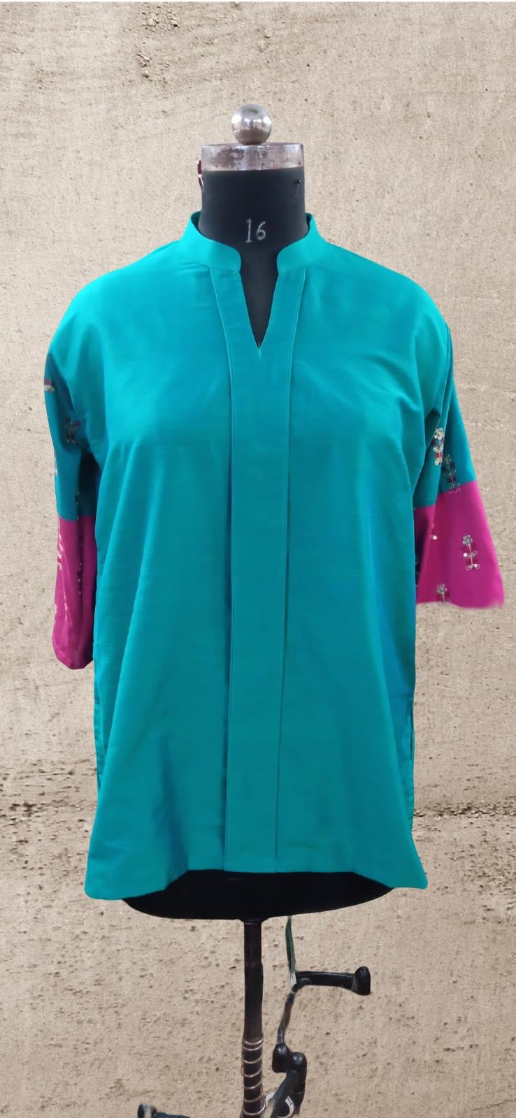 WOMEN TOP